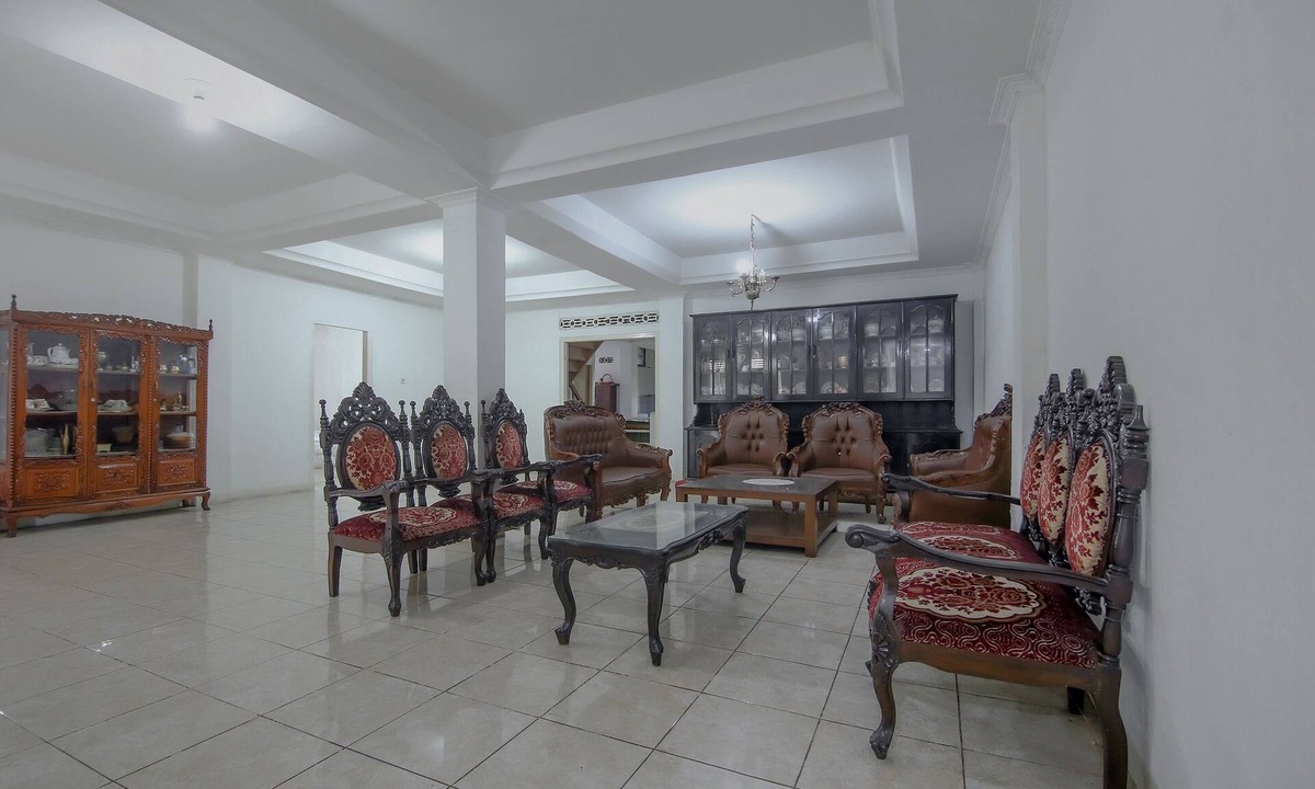 Pagar Alam House | OYO 3242 Penginapan Saa'ada Syariah
