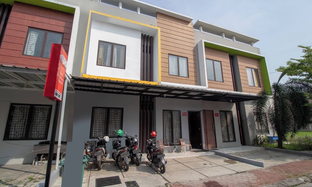 Karawang Hotel | OYO 3253 Sofia Residence