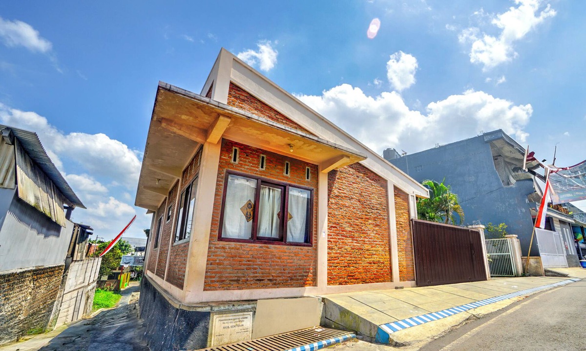 Malang Hotel | OYO 94767 Griya Djati Syariah 1