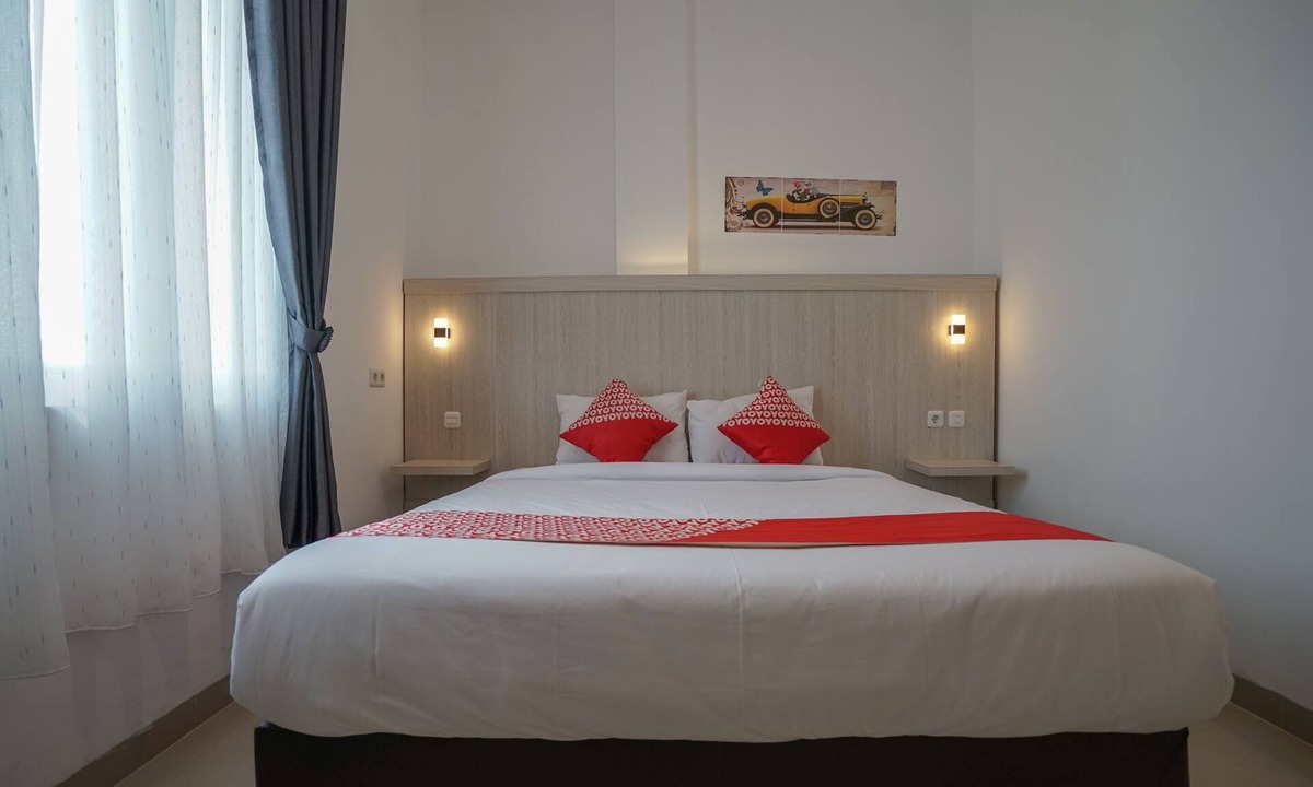 Sukarami Hotel | OYO Life 1299 Balcony Orange Homestay