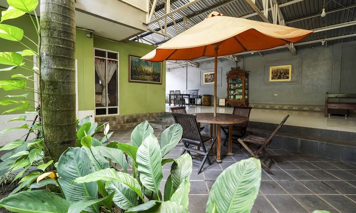 Prabumulih Hotel | OYO Life 91027 Note Hotel Syariah