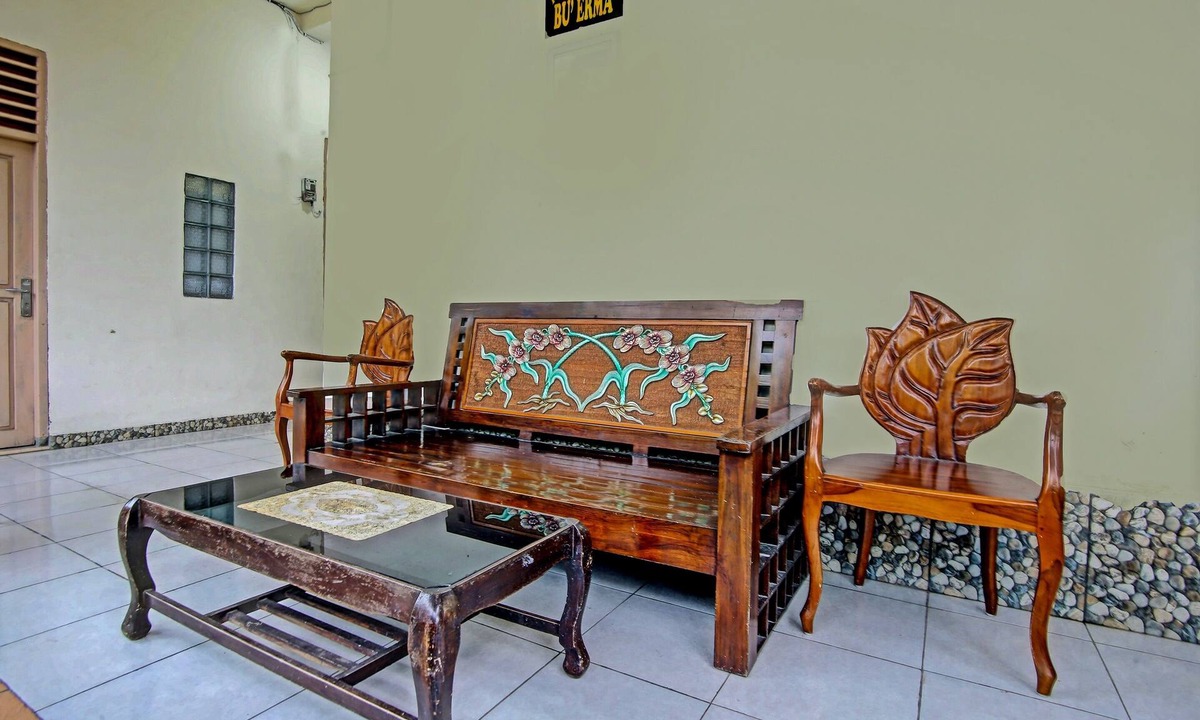 Sukarami Hotel | OYO Life 91268 Homestay Bu Erma Syariah