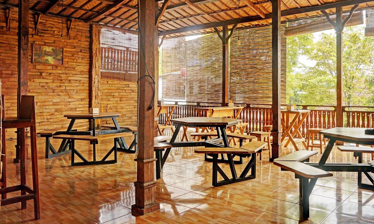 Kepanjen Hotel | OYO Life 92568 Penginapan Joglo Syariah