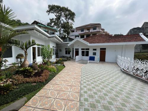 Tretes Hotel | OYO LIFE 92844 Penginapan Cibodas
