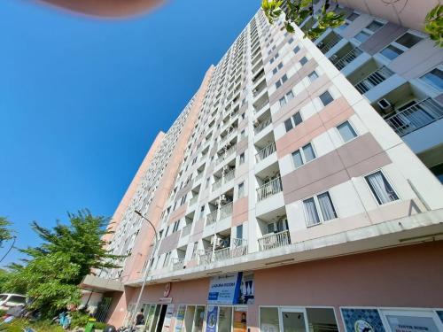 Karawang Hotel | OYO Life 93106 Apartement Grand Sentraland By Andi