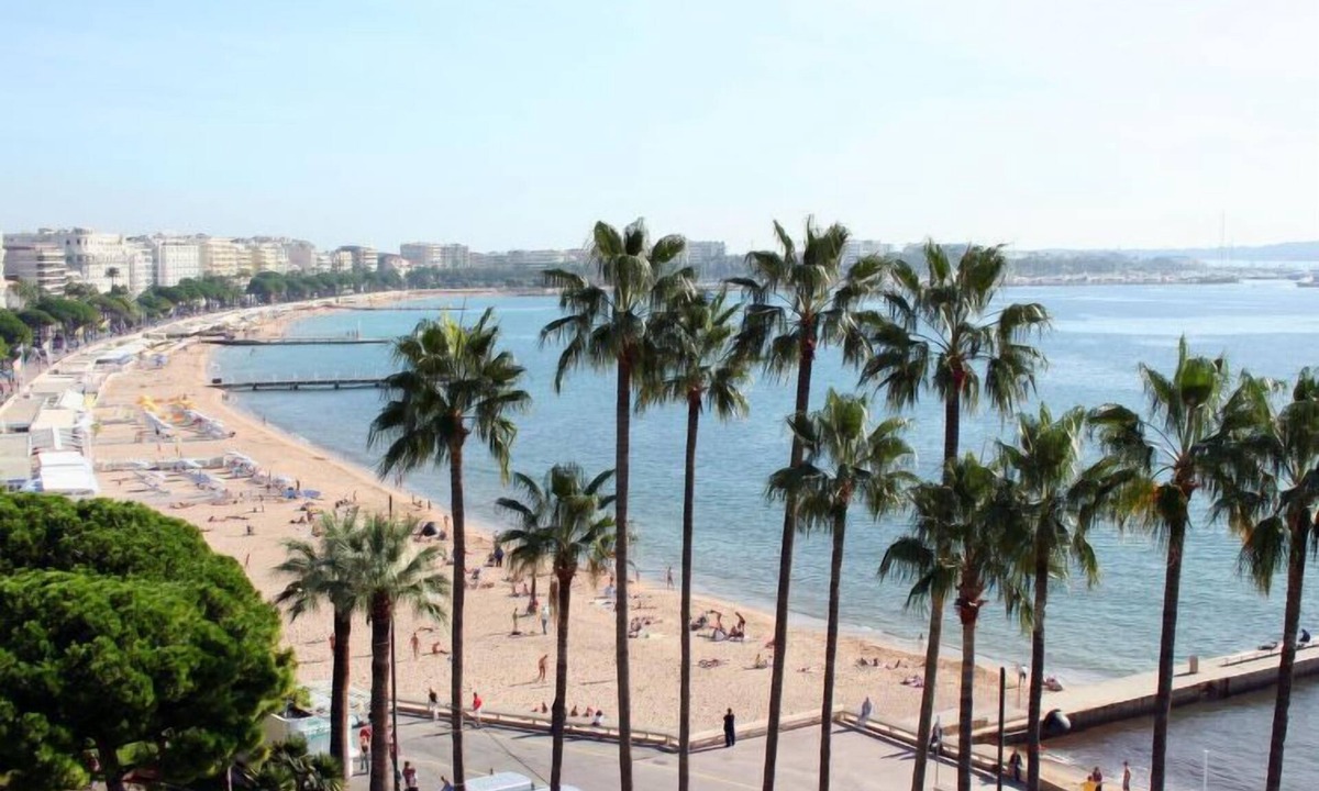 Palais Des Festivals | La Croix des Gardes