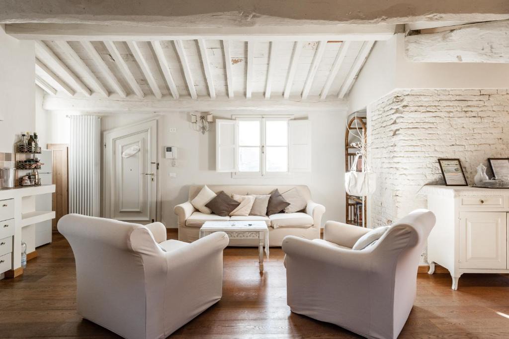 Lucca Historical Center Apartment | Palazzo Guinigi