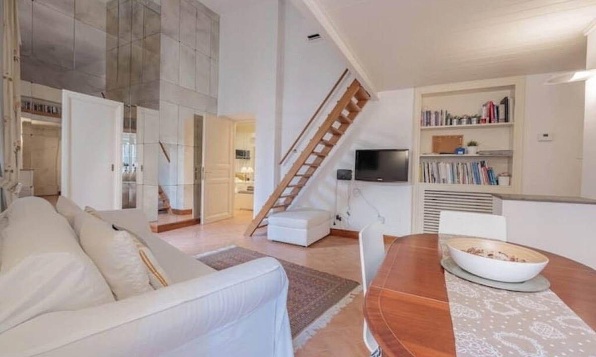 Rione XVIII Castro Pretorio Apartment | Pandora Apartment National Street