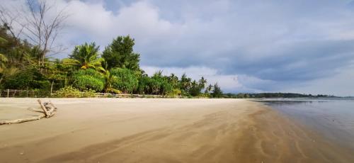 Banten House | Pantai Camara Homestay