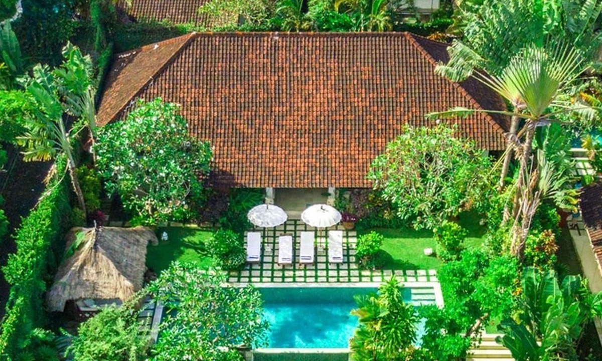 Batubelig Villa | PARADISE ON EARTH! 4BR Villa - Located perfectly in Batu Belig!