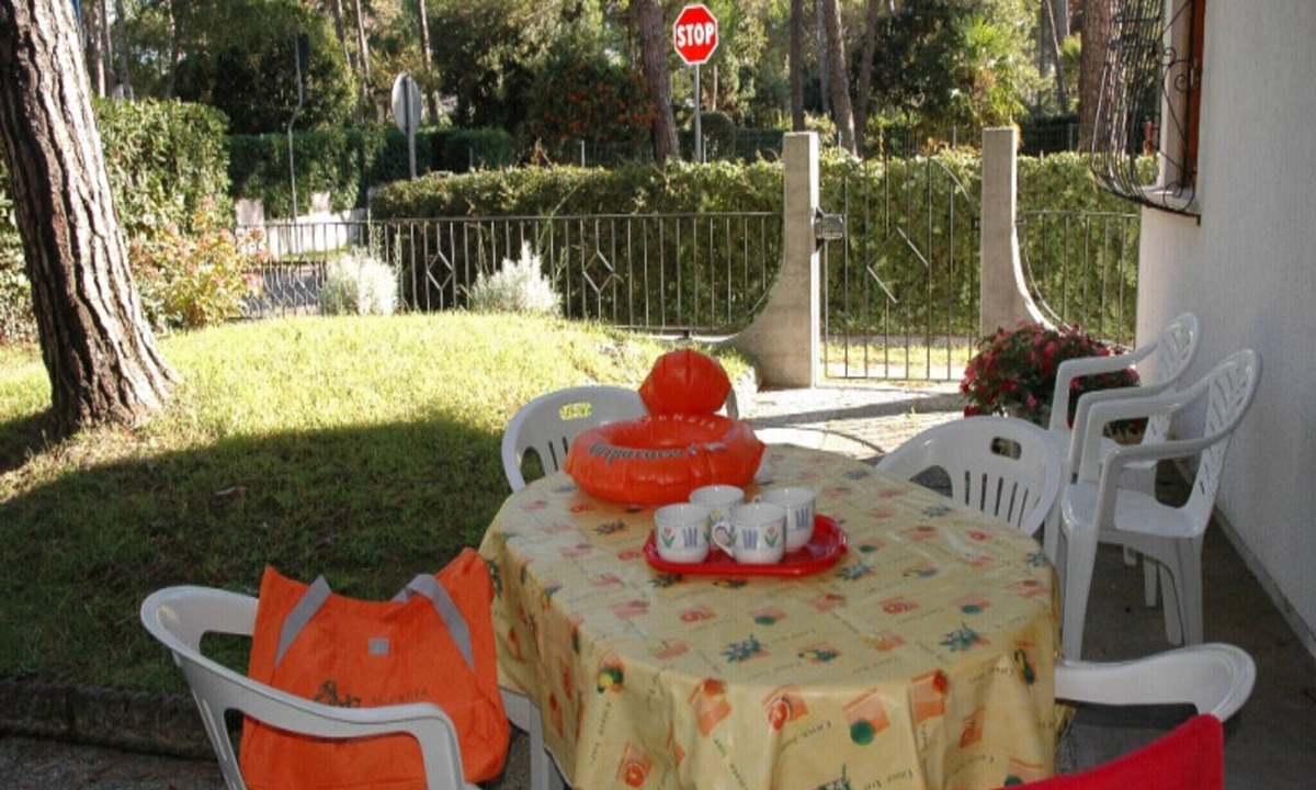 Lignano Pineta Villa | Peaceful house with fenced garden