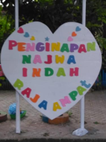 Waisai Hotel | Penginapan Najwa Indah