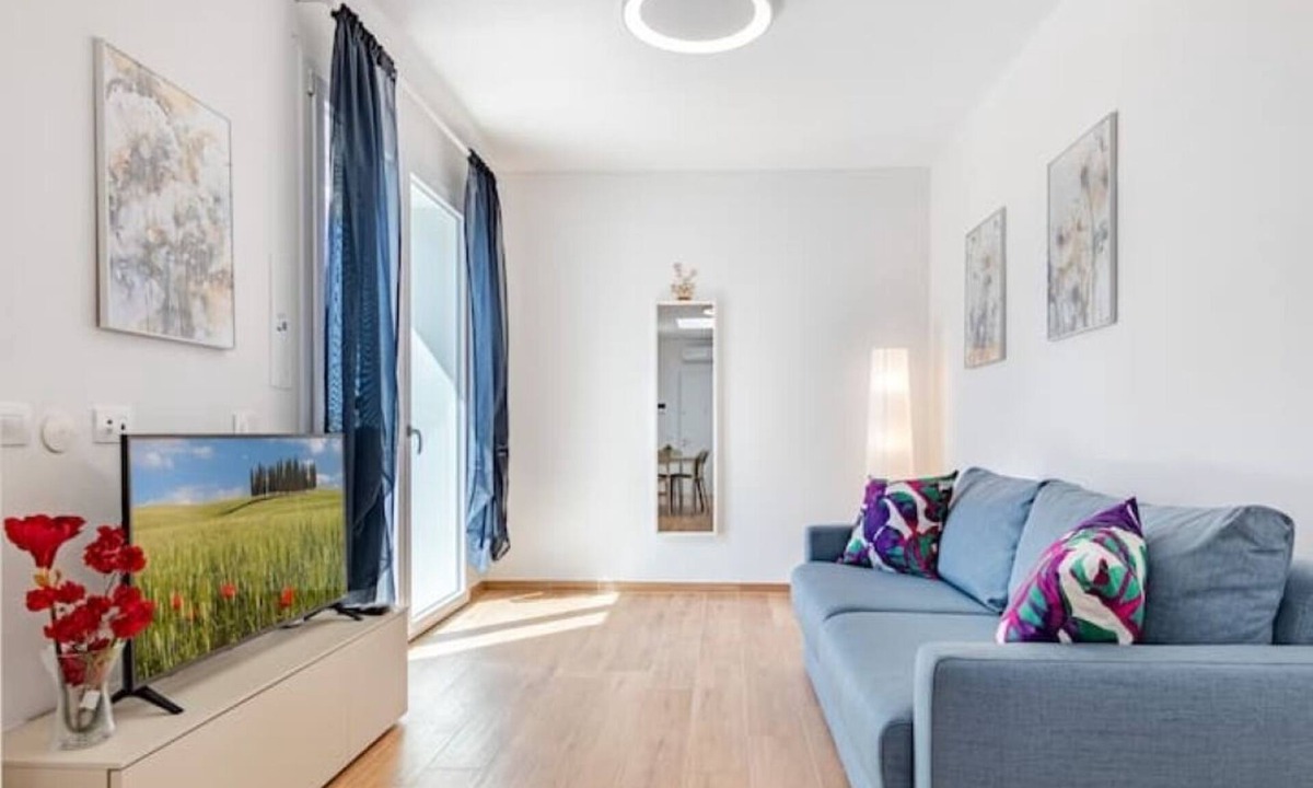 Pisa Apartment | Penthouse-view tower-new-solarium-1km center-park