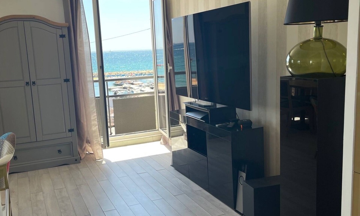 La Bocca Apartment | Pieds Dans Leau, vue Exceptionnelle, 50m2 Face à la Mer, Petit Animal Accepté