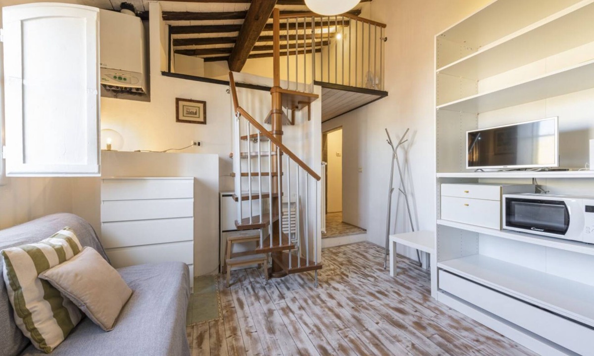 Sant' Ambrogio Apartment | Pilastri Studio in Florence by Mmega