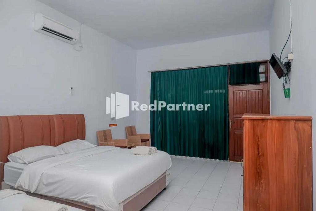 West Cirebon Hotel | Pondok Damai Guest House Syariah Mitra RedDoorz