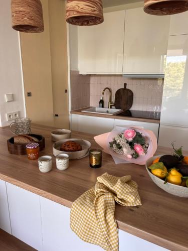 Antibes City Centre Apartment | Port Vauban - 6pers - terrasse - parking
