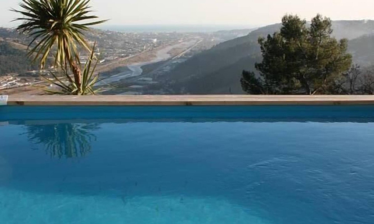Gattieres House | Pretty Provencal house with sea view
