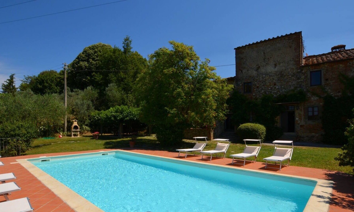 San Casciano in Val di Pesa Villa | Private Villa with internet, private pool, TV, terrace, pets allowed, parking, close to Florence