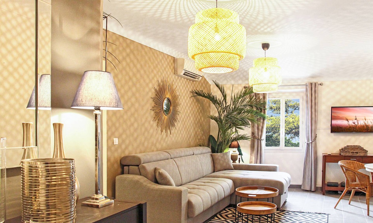 Cannes City Centre Apartment | Prime location in heart of Cannes - 80 metres from Palais de Festivals