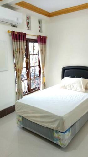 Buleleng House | Private Bali Artifac GuestHouse