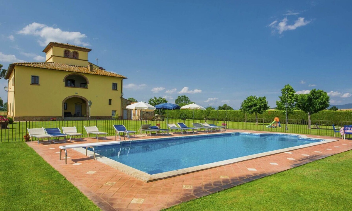 Monte San Savino Villa | Private Villa with private pool, WIFI, A/C, TV, patio, pets allowed, panoramic view, parking