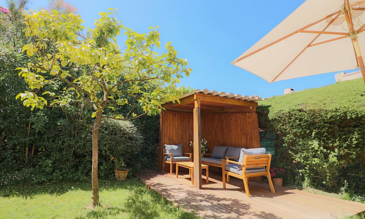 Antibes Ski Chalet | Provencal cottage in Antibes