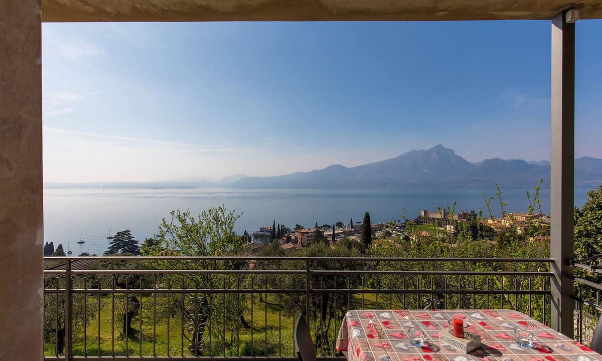 Torri del Benaco Apartment | Recently renovated apartment, modern and elegant, with lake view!