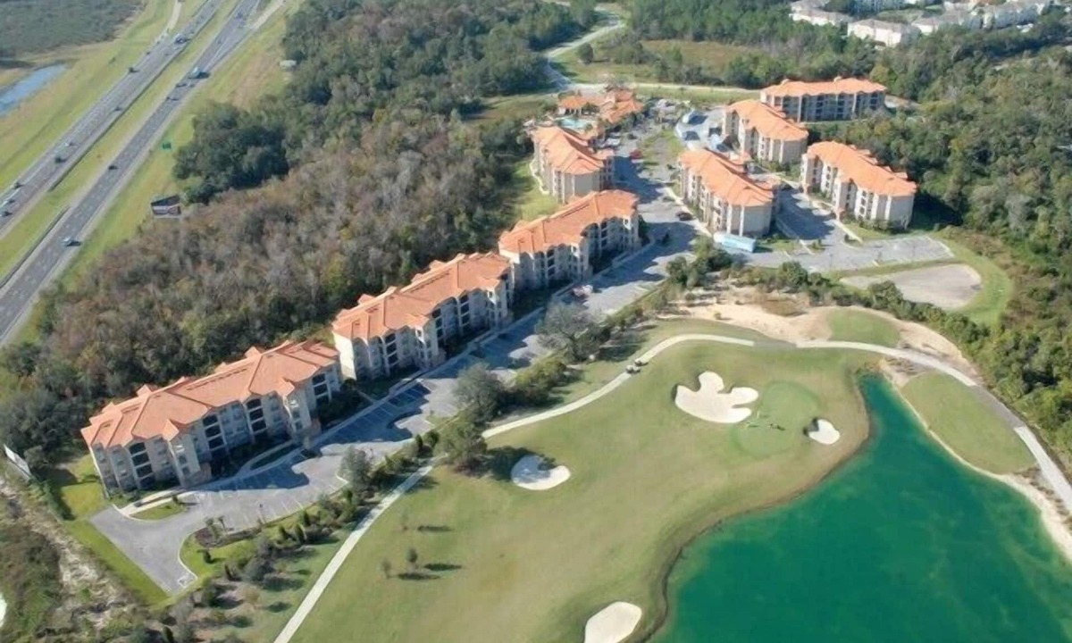 Four Corners Condo | Recently Renovated, Award Winning, Brand New Furniture , Near Disney 2+2
