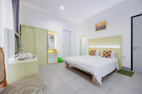 Bogor Selatan Hotel | RedDoorz at Batutulis Bogor Villa Papatong by M
