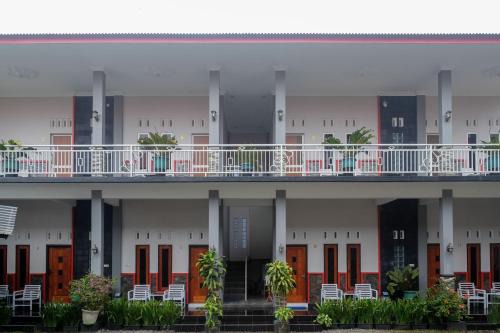Kejajar Hotel | RedDoorz at Jalan Dieng 3