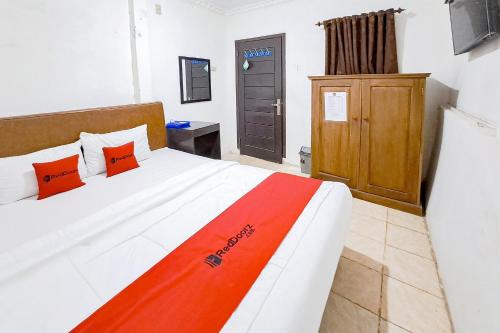 Bandar Lampung Hostel | RedDoorz at Lumungga Residence Lampung