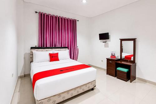 Pondok Ranji House | RedDoorz at Residence Bintaro