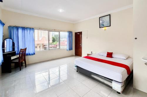 Berastagi Hotel | RedDoorz at Sopo Bona Berastagi