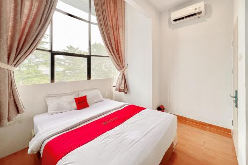 Medan House | RedDoorz at Theodore Homestay Medan