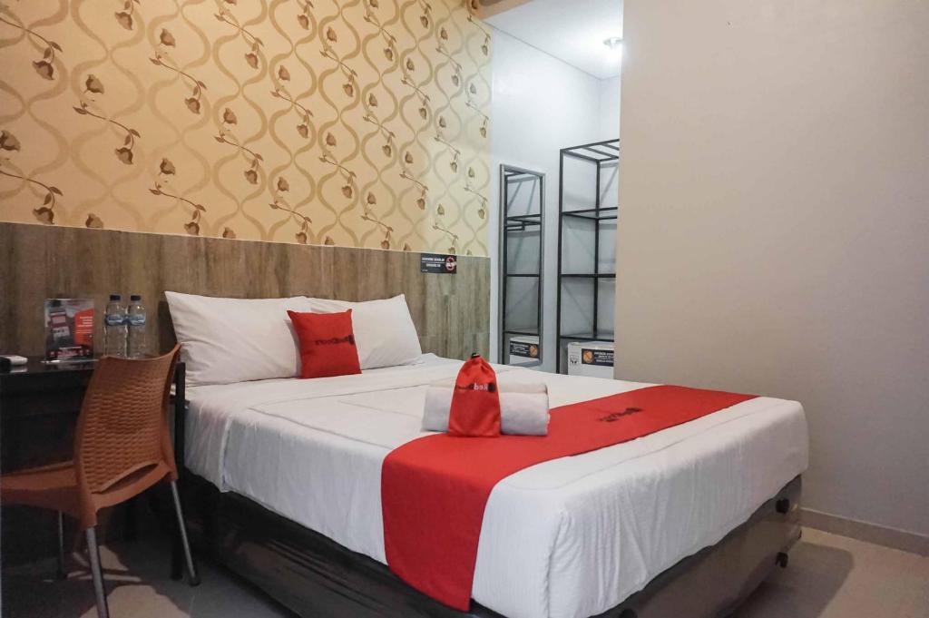 Dinoyo Hotel | RedDoorz @ Bukit Dieng 2