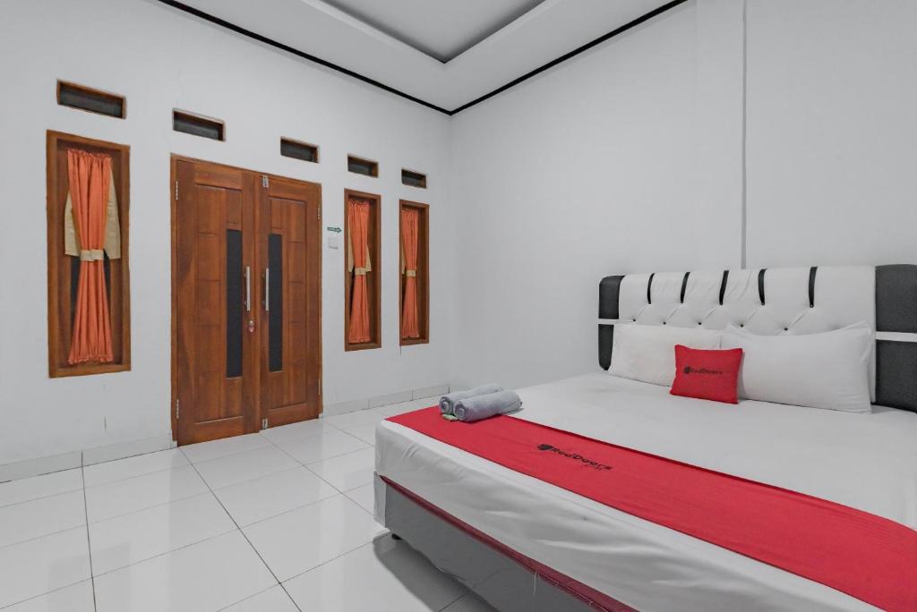 Tjimadja Hotel | RedDoorz @ Geopark Ciletuh Sukabumi