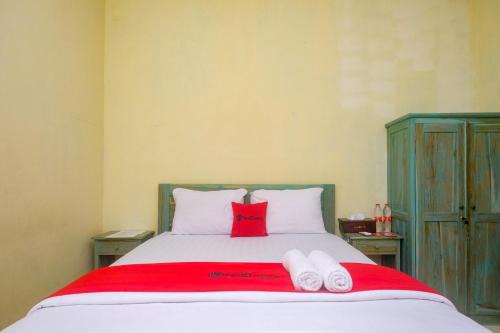 Bandengan Hotel | RedDoorz near Alun Alun Jepara