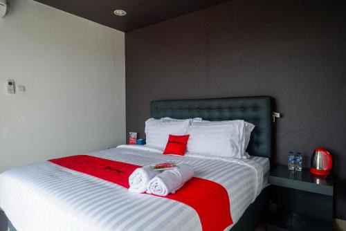 Jatingaleh Hotel | RedDoorz near Bukitsari Semarang