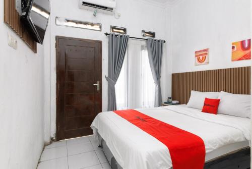 Serang Hotel | RedDoorz near FKIP UNTIRTA Serang