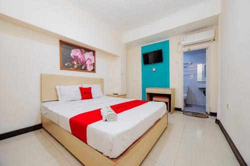 Bandung Hotel | RedDoorz near Istana Plaza 2