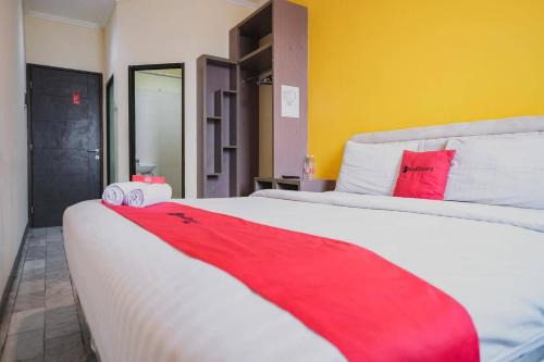 Sunter House | RedDoorz near ITC Cempaka Mas