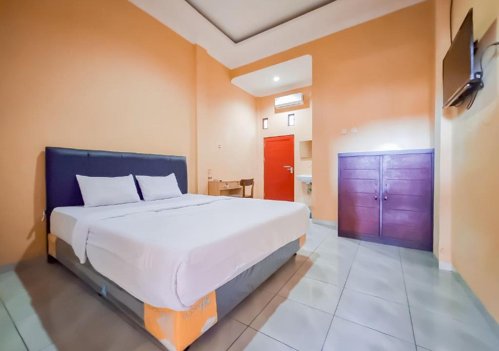Palangkaraya Hotel | RedDoorz near Kantor Gubernur Kalimantan Tengah