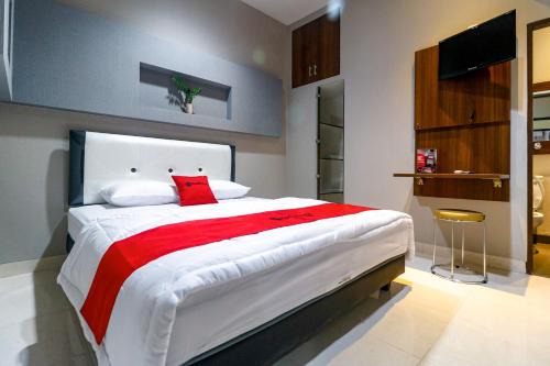 Kedoya Utara House | RedDoorz near Kebon Jeruk Jakarta