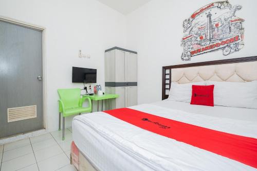 Pondok Aren House | RedDoorz near STAN