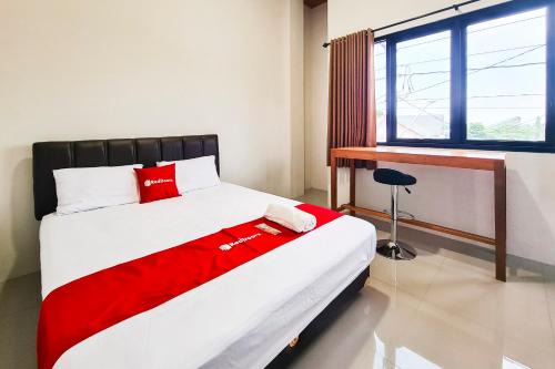 Purwokerto House | RedDoorz near Stasiun Purwokerto 2
