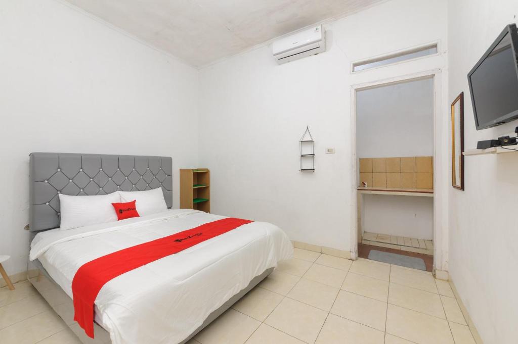 Rajabasa Hotel | RedDoorz near UBL Lampung