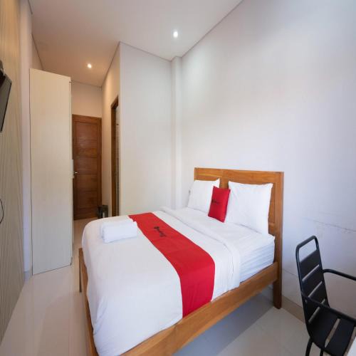 Taman Griya Apartment | RedDoorz Plus at Kencana Residence Jimbaran