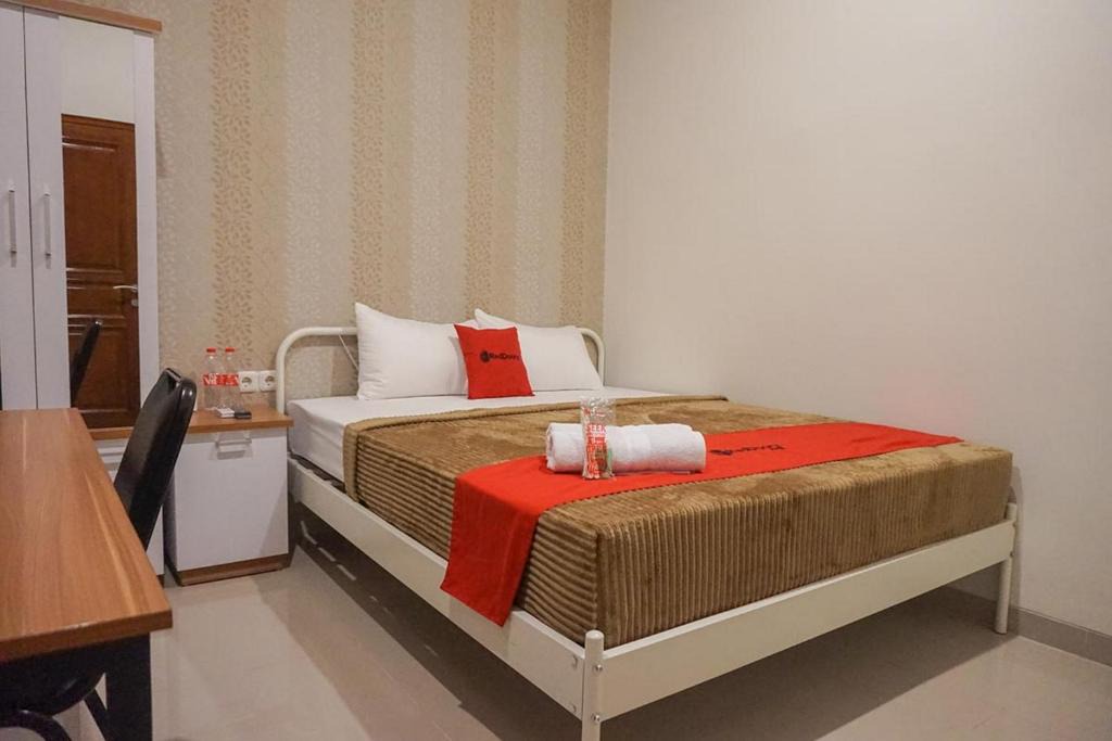 Dinoyo Hotel | RedDoorz Plus @ Karangploso