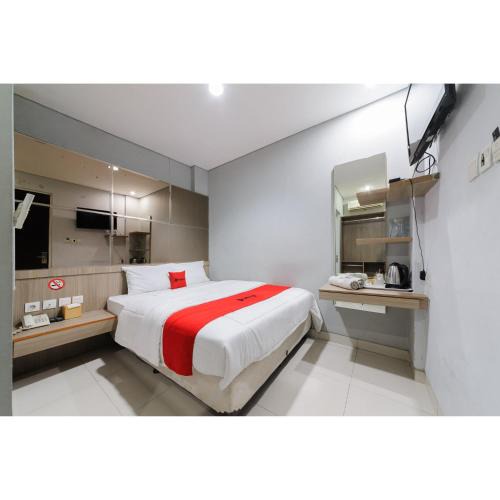 Kebon Kacang House | RedDoorz Plus near Grand Indonesia Jakarta